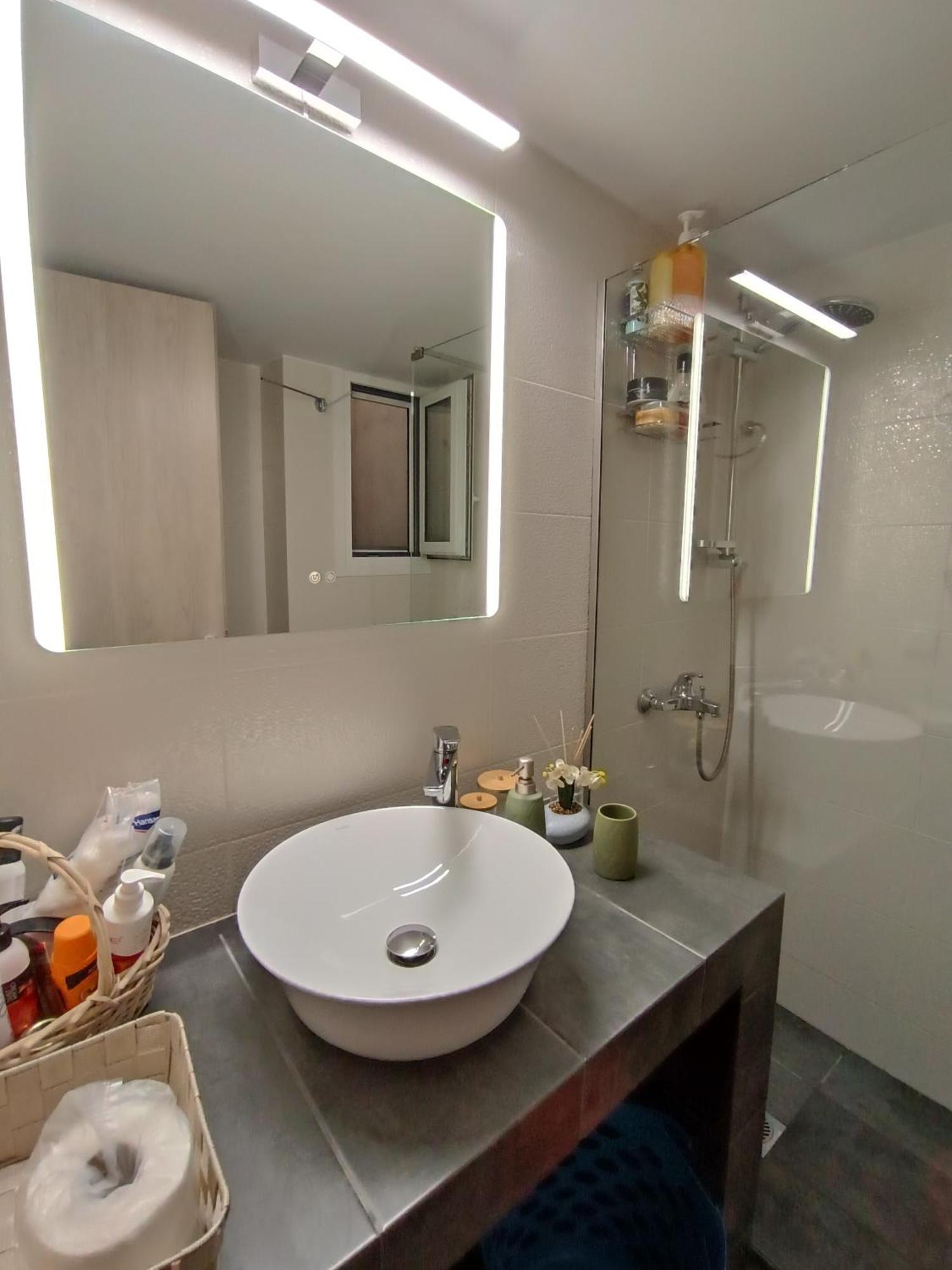 Luxury & Spacious Apartment In Atenas Exterior foto